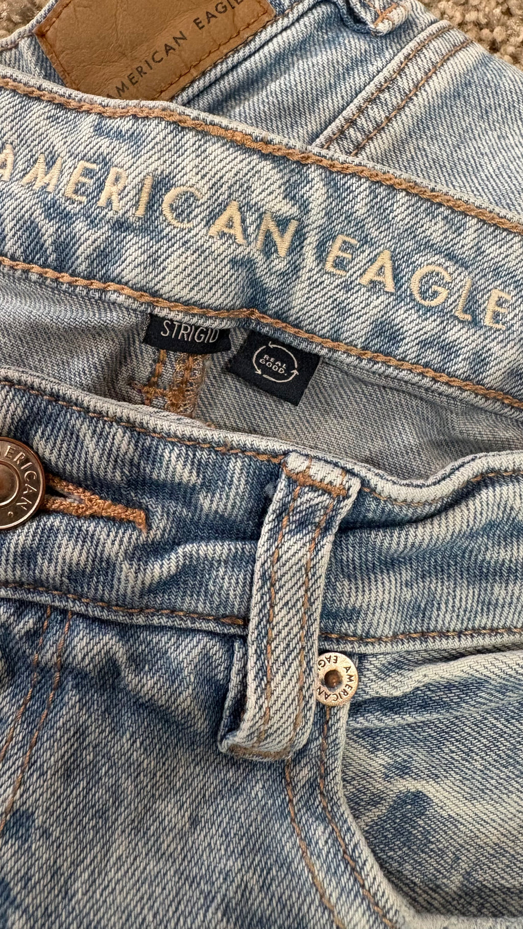 American Eagle Strigid Light Wash Jeans