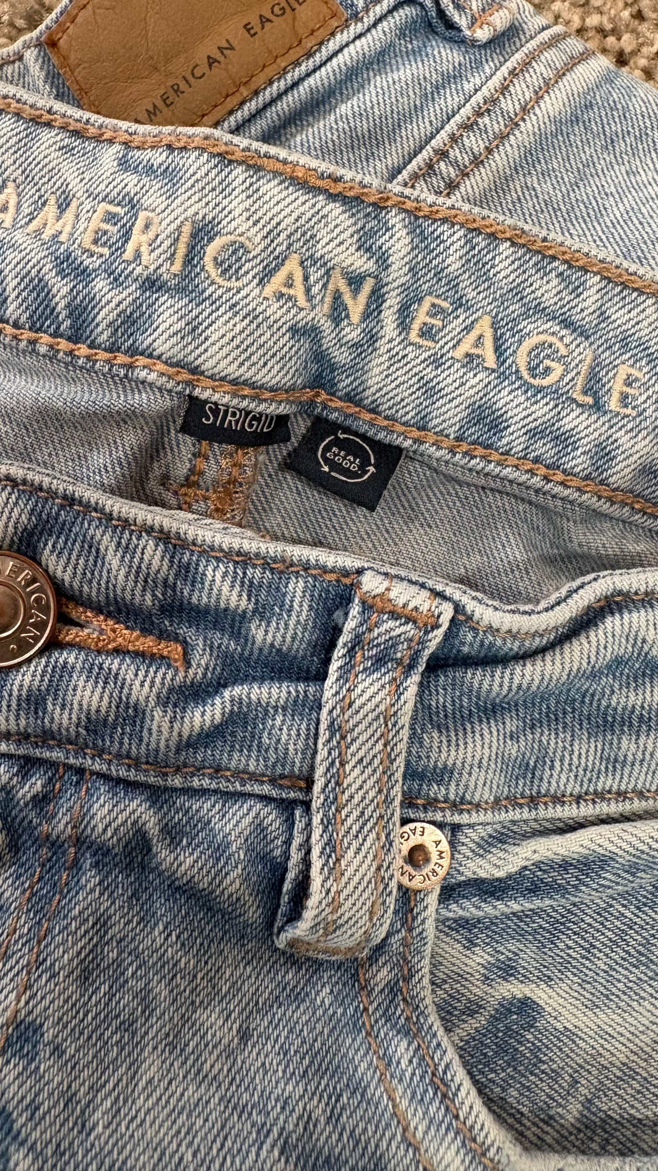 American Eagle Strigid Light Wash Jeans